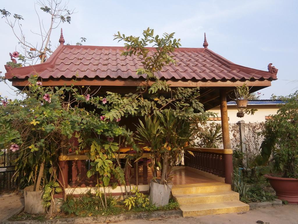 Bandini'S Hotel Kampot Buitenkant foto