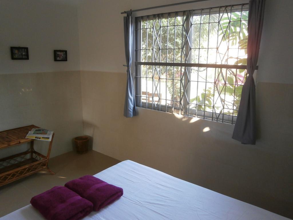 Bandini'S Hotel Kampot Kamer foto